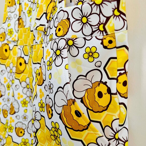 Honey Bee Print Shorts Overalls - Picture 4 of 5